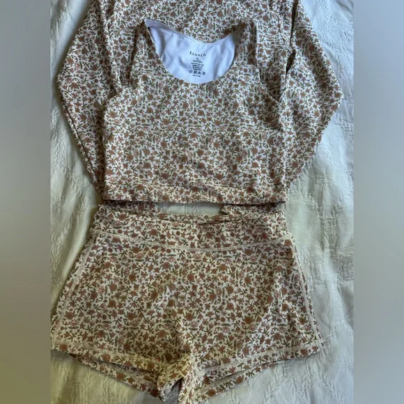 Kavala floral surf 3 piece set long sleeve tops and short bottoms - Picture 2 of 6